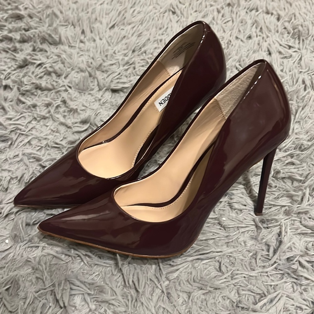 Brand-new never worn Steve Madden VALA Burgundy patent leather heels